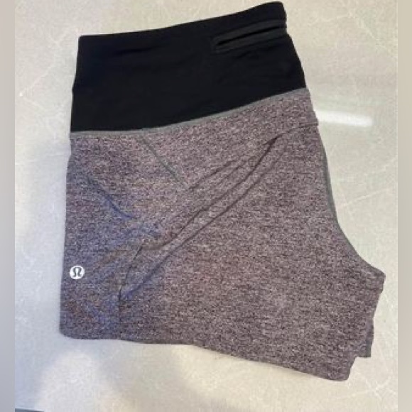 Lululemon Run times shorts, size 6 - Picture 3 of 9